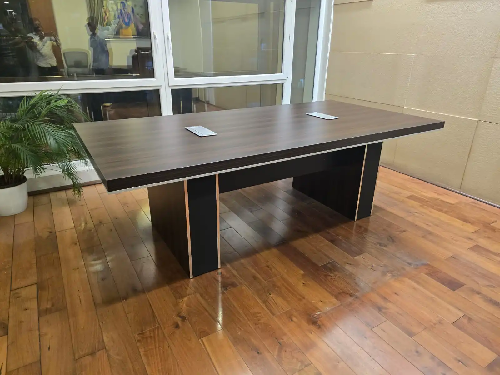 conference table h02